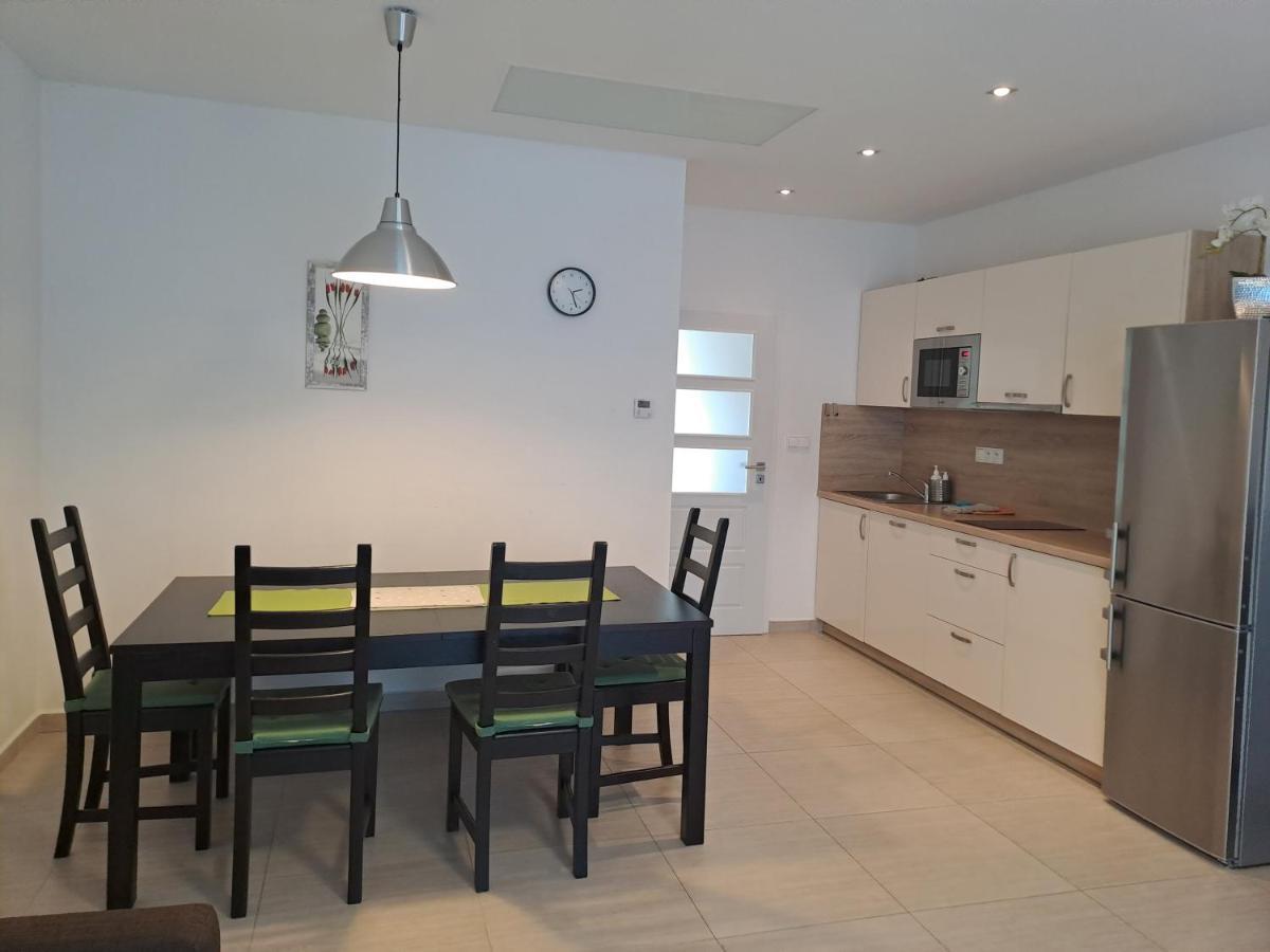 Apartmány U Zámečku Hlohovec Kültér fotó