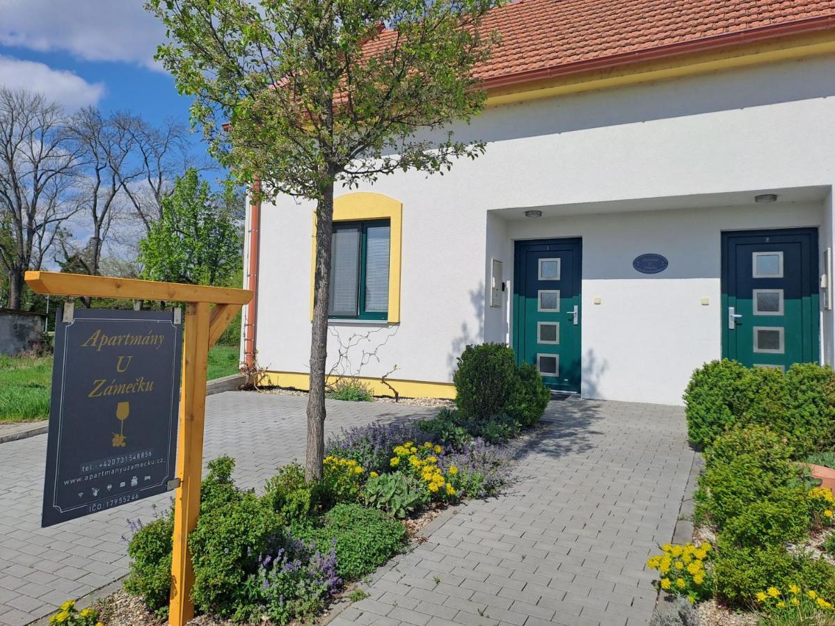 Apartmány U Zámečku Hlohovec Kültér fotó
